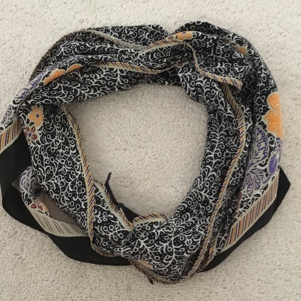 Vintage Echo Lightweight Black Patterned Floral Skinny Silk Scarf